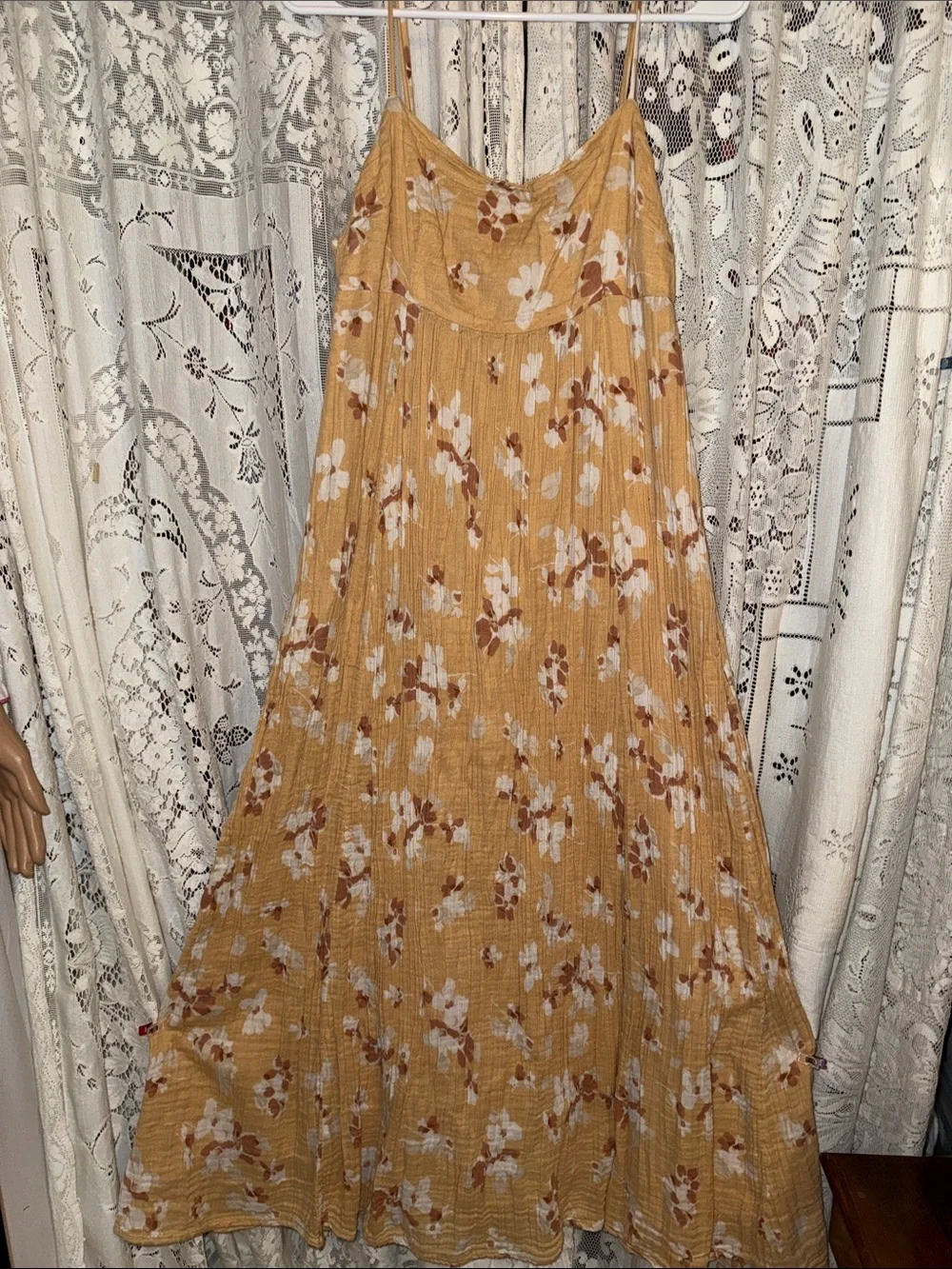 Women's Yellow Floral Spaghetti-Strap Maxi Dress medium Tall